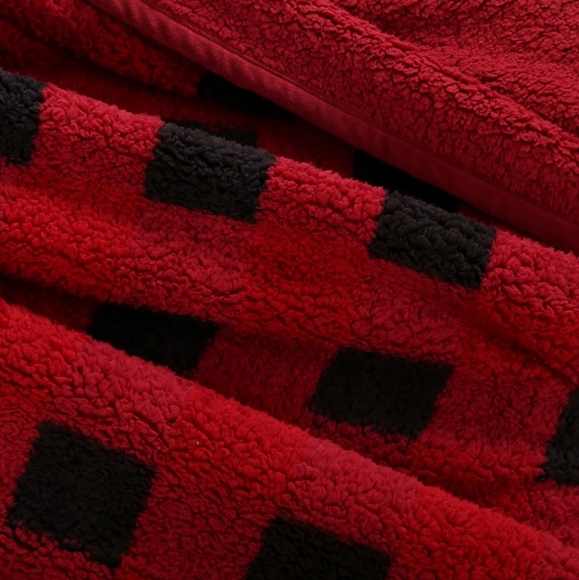 Sherpa Velvet Plush Throw Blanket 50" x 60" NWT Buffalo Check Red & Black - Picture 5 of 8